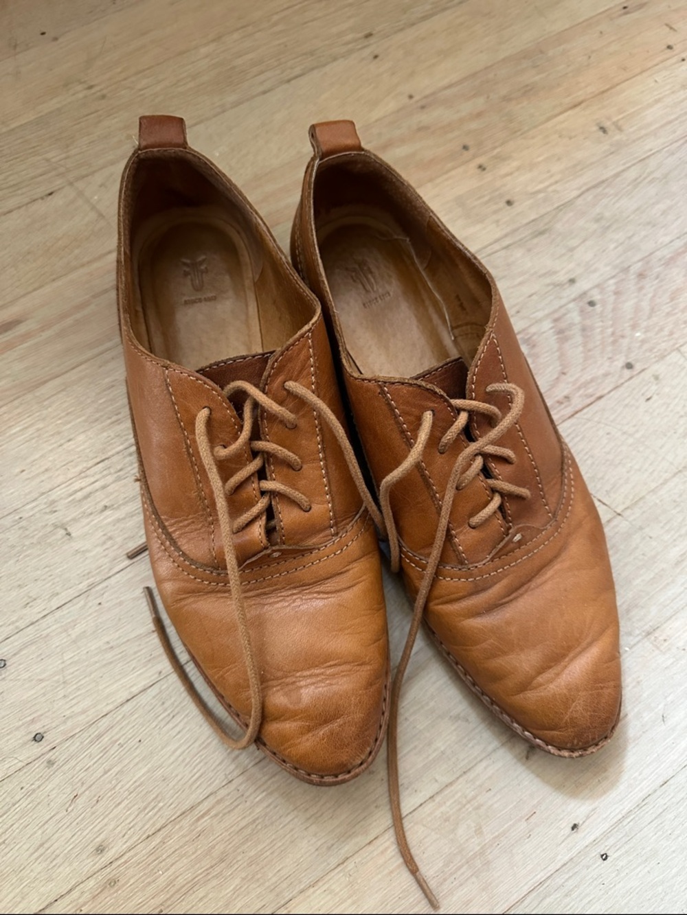 Frye Tan Leather Lace-Up Oxfords